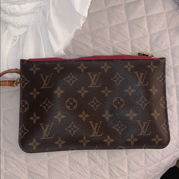 COPY - Louis Vuitton Neverfull wristlet! - Picture 2 of 5